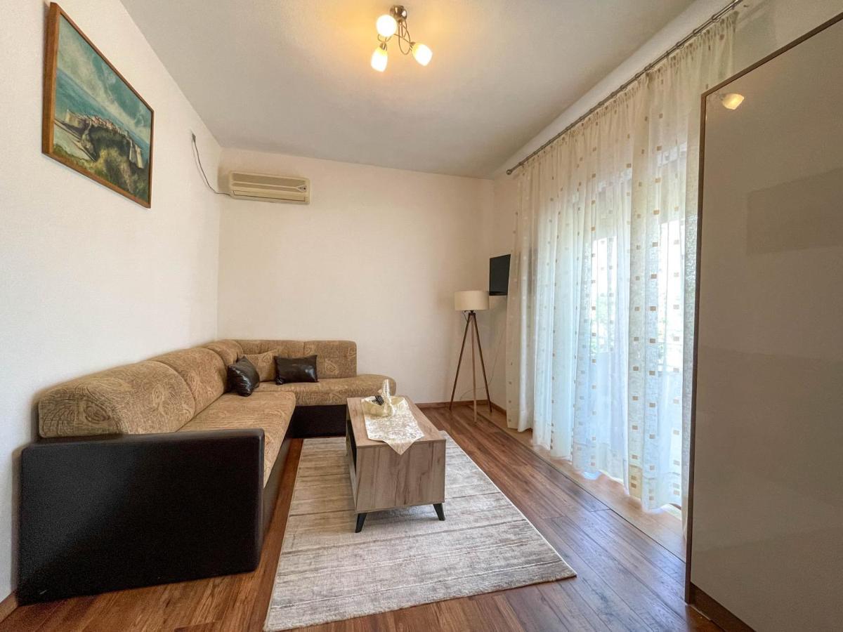 B&B Lovac Hasa 2 Ulcinj Exteriör bild